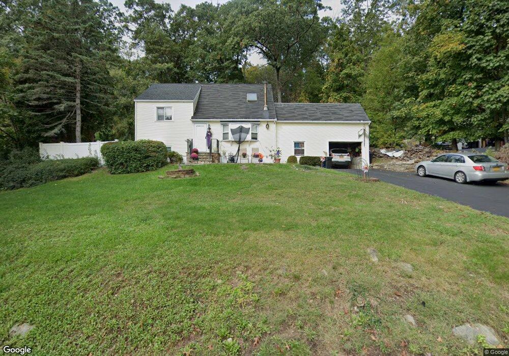 1461 Ivy Rd, Mohegan Lake, NY 10547 - photo 1