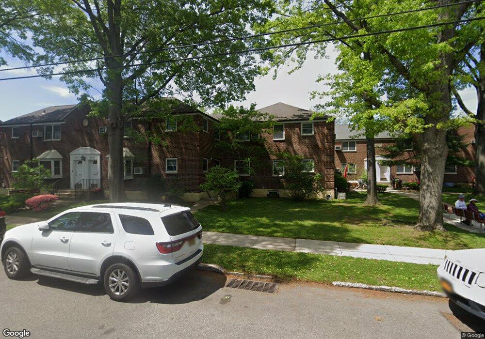 5733 Marathon Pkwy unit Upper, Little Neck, NY 11362 - photo 1