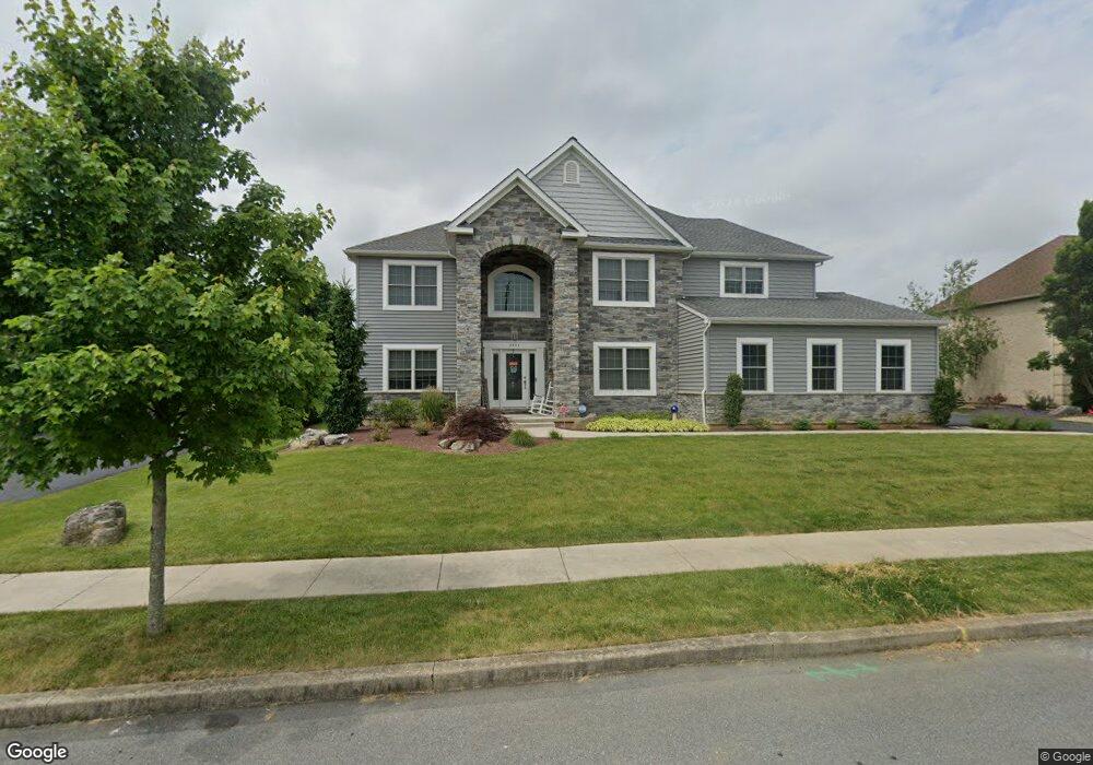 5594 Covenant Ct, Allentown, PA 18106 - photo 1