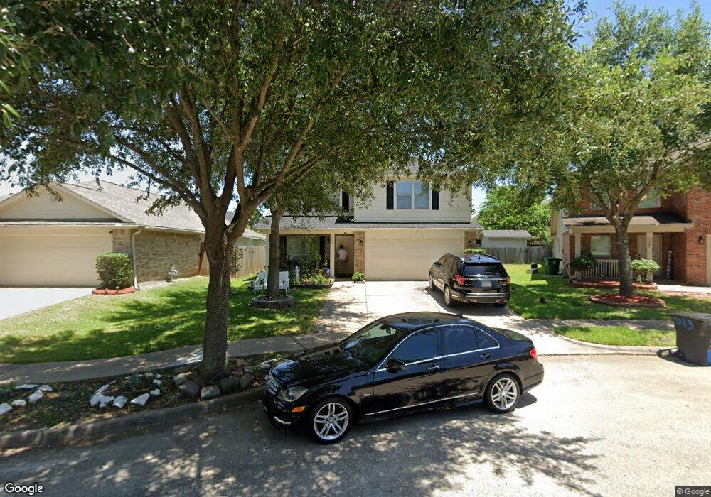 9019 N Jewel Bend Ln, Houston, TX 77075 - photo 1