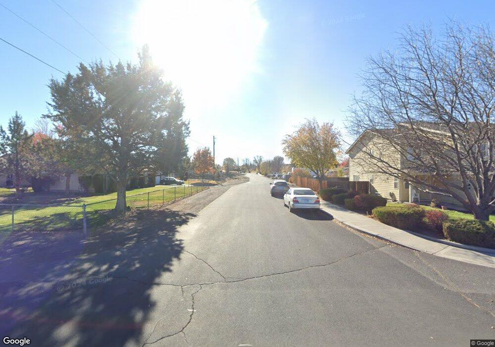 18 SW 22nd St, Redmond, OR 97756 - photo 1