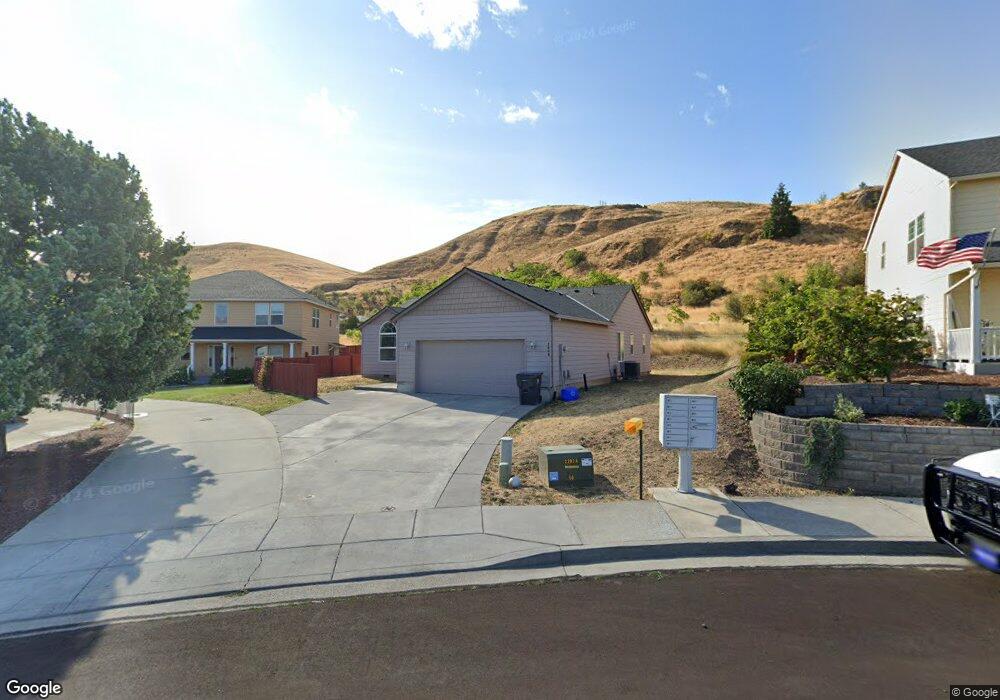 1906 Golden Way, the Dalles, OR 97058 - photo 1