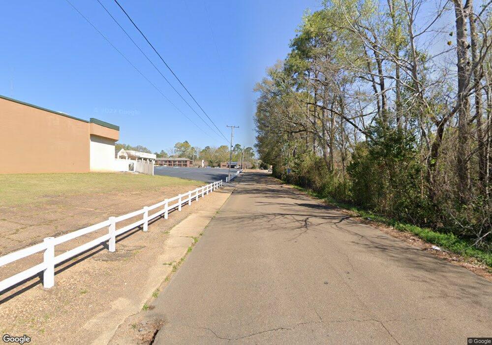 727 James St N, McComb, MS 39648 - photo 1