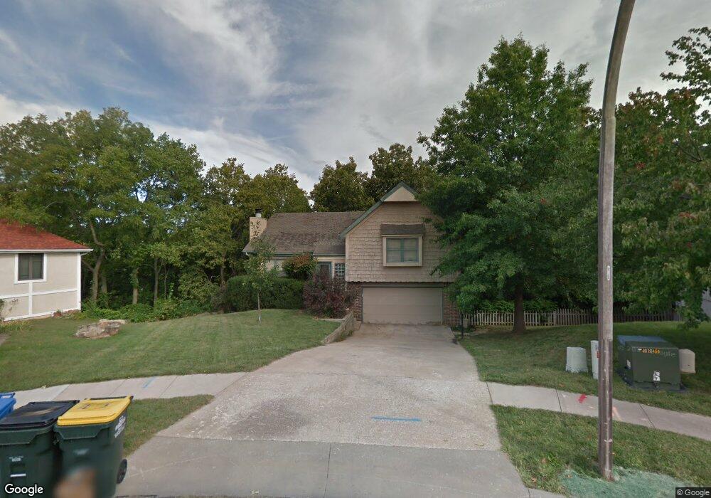 7846 Darnell St, Shawnee, KS 66216 - photo 1