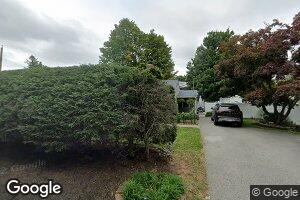 34 Reservoir Rd, Waltham, MA 02453