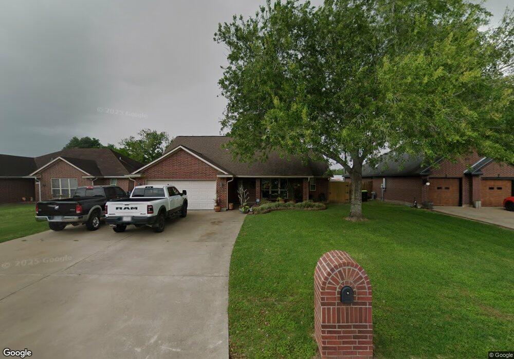 608 Live Oak Ave, Bay City, TX 77414 - photo 1