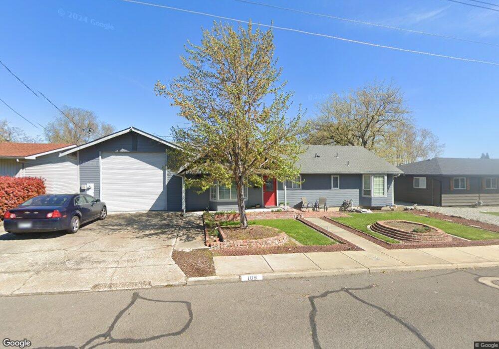 109 Windsor Way, Central Point, OR 97502 - photo 1