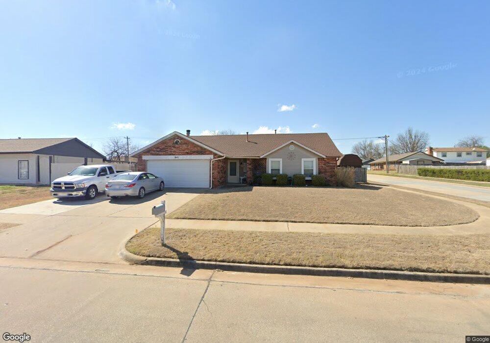 641 N Ramblin Oaks Dr, Moore, OK 73160 - photo 1