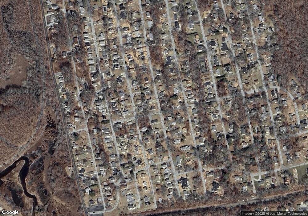 44 S Edgewood Rd, Niantic, CT 06357 - photo 1