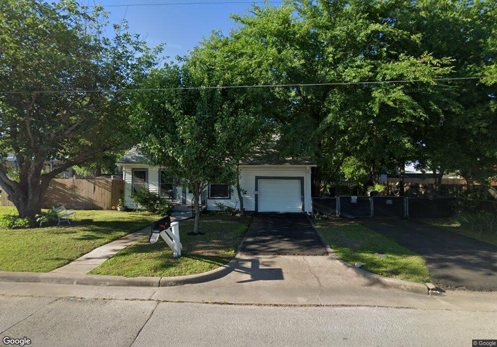 106 Spruce St, Cleburne, TX 76031 - photo 1