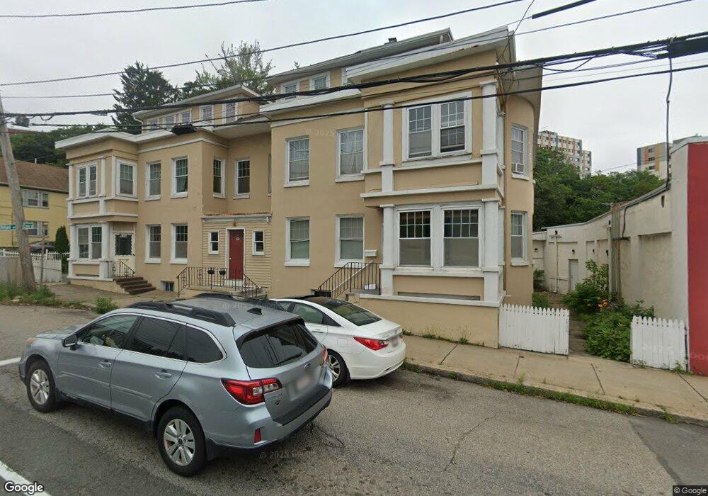 432 Essex St unit 3R, Salem, MA 01970 - photo 1