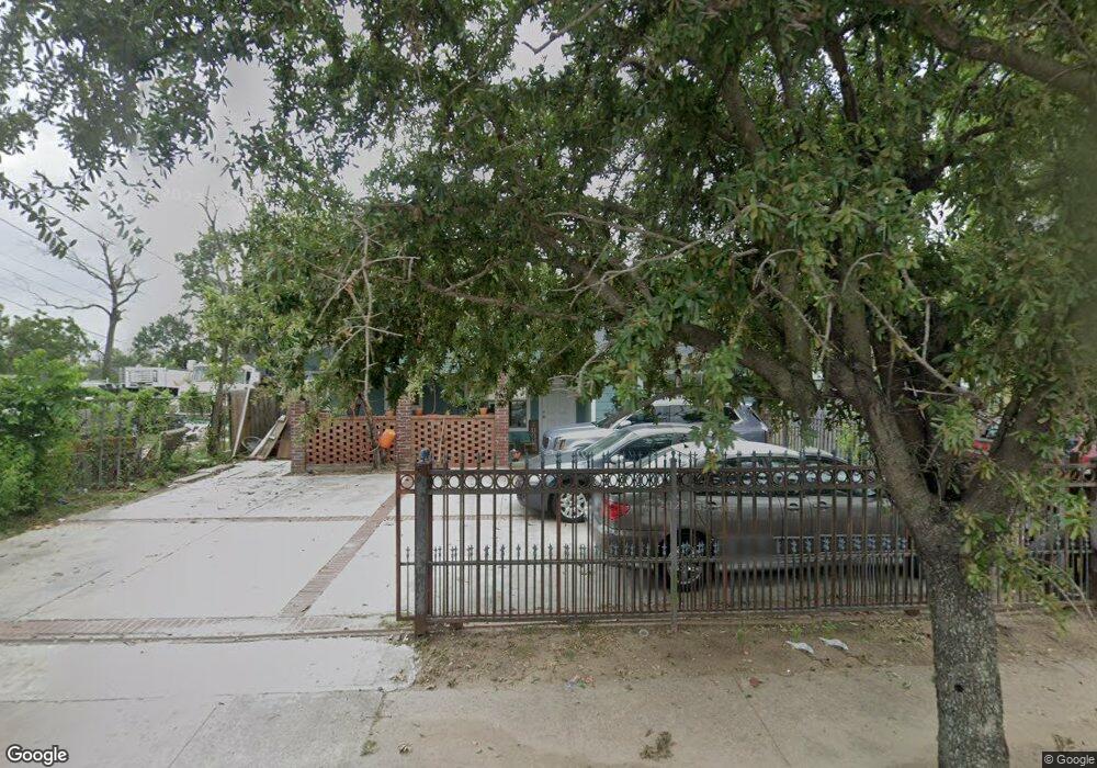 630 E Crosstimbers St, Houston, TX 77022 - photo 1
