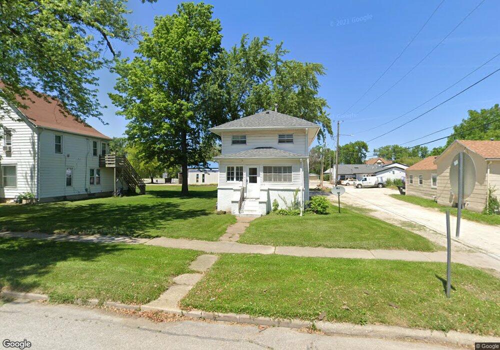 515 W 2nd St, Cedar Falls, IA 50613 - photo 1