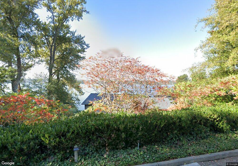 7619 W Mercer Way, Mercer Island, WA 98040 - photo 1