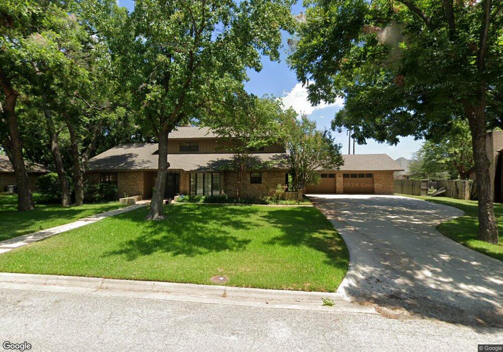 902 Aspen Rd, Gainesville, TX 76240 - photo 1