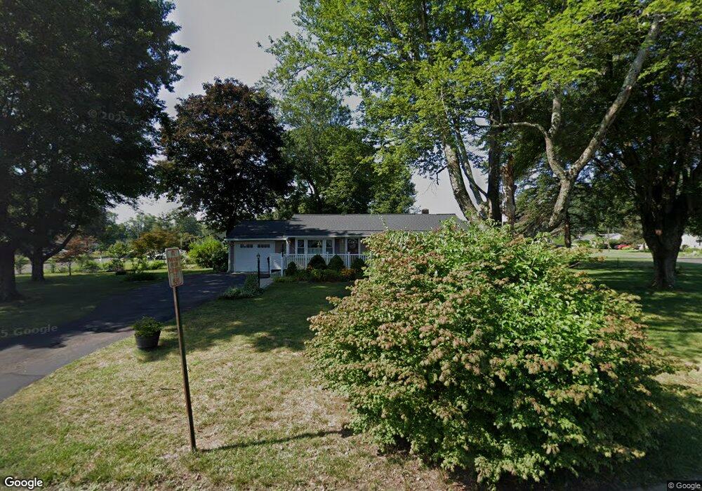 94 Belaire Cir, Windsor Locks, CT 06096 - photo 1