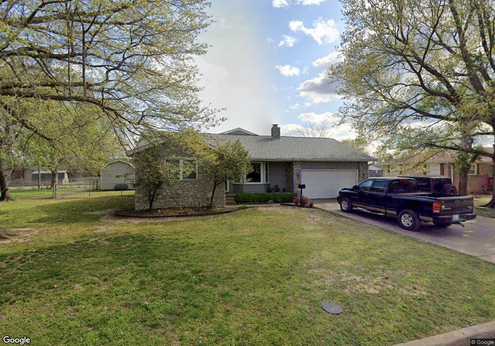 228 E Pine Place, Skiatook, OK 74070 - photo 1