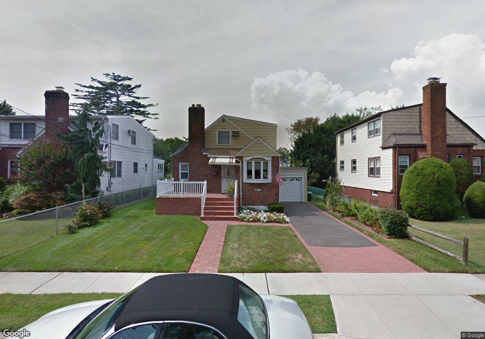 3100 Benjamin Rd, Oceanside, NY 11572 - photo 1