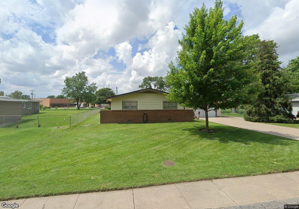 1303 Lyndon Rd, McPherson, KS 67460 - photo 1