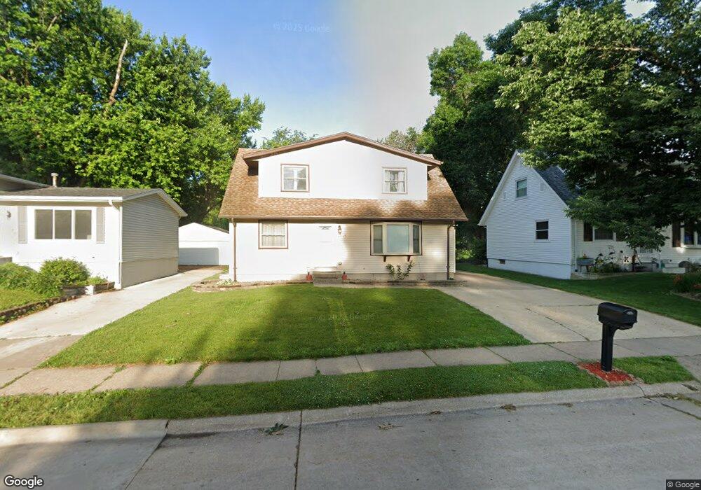 5904 Hillandale Rd, Davenport, IL 52806 - photo 1