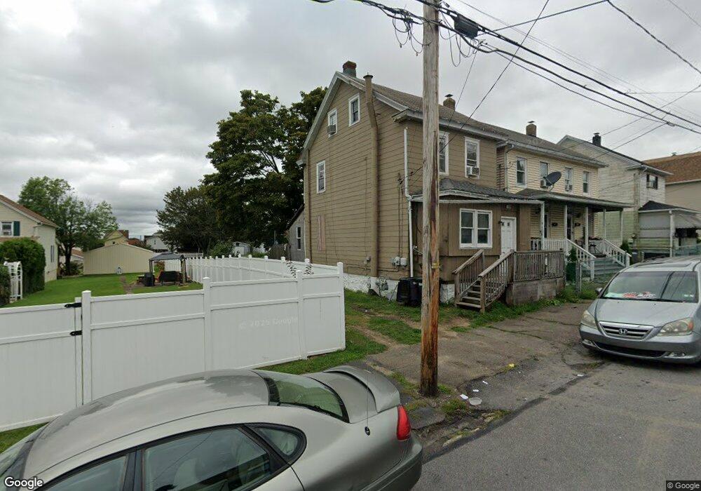 572 Cleveland St, Hazleton, PA 18201 - photo 1