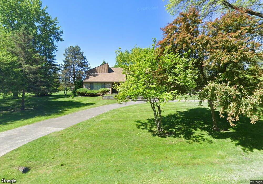 1346 Dye Krest Cir, Flint, MI 48532 - photo 1