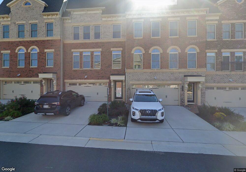 2343 Chadlington Rd, Falls Church, VA 22043 - photo 1