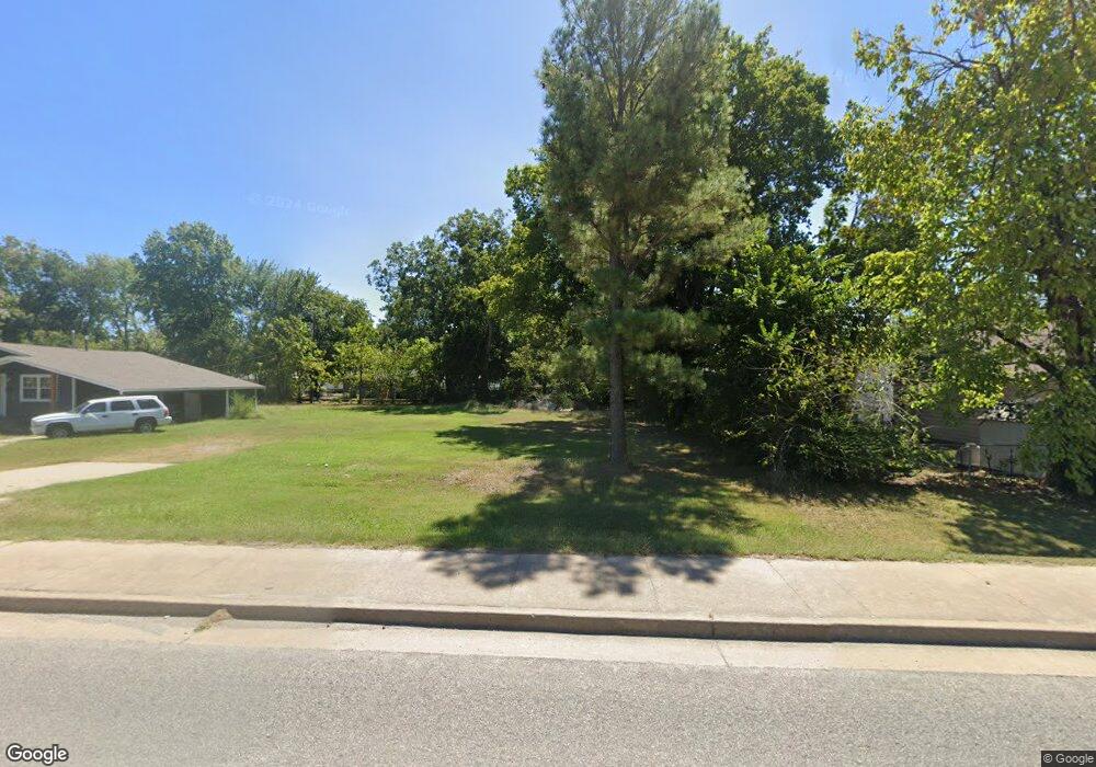 1202 E Graham Ave, Pryor, OK 74361 - photo 1