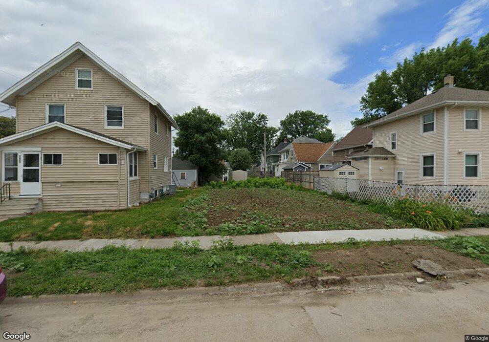 718 9th St NW, Cedar Rapids, IA 52405 - photo 1