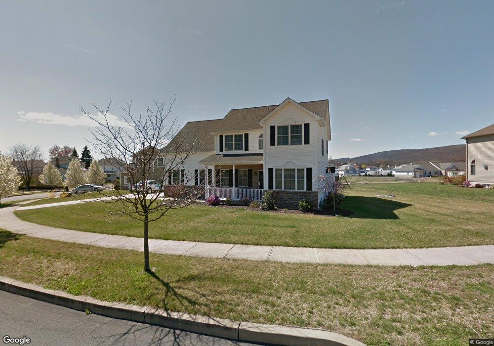 1005 Ledgeview Dr, West Pittston, PA 18643 - photo 1