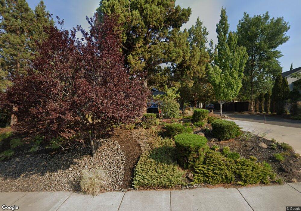 2066 NE Hollow Tree Ln, Bend, OR 97701 - photo 1