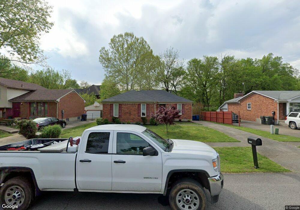 8407 Roseborough Rd, Louisville, KY 40228 - photo 1