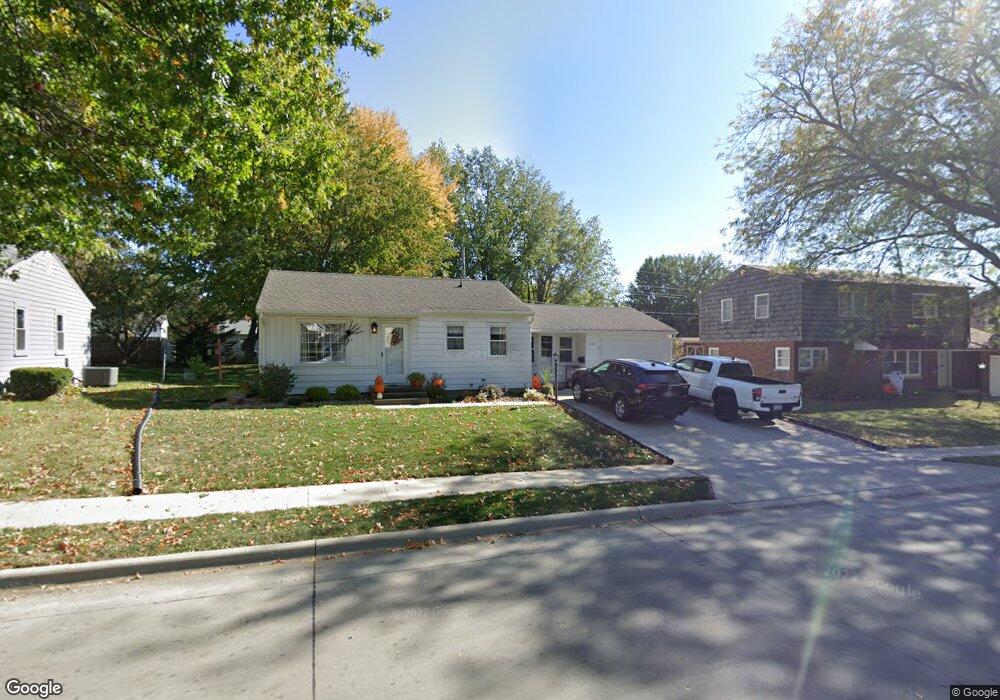 210 E 17th St N, Newton, IA 50208 - photo 1
