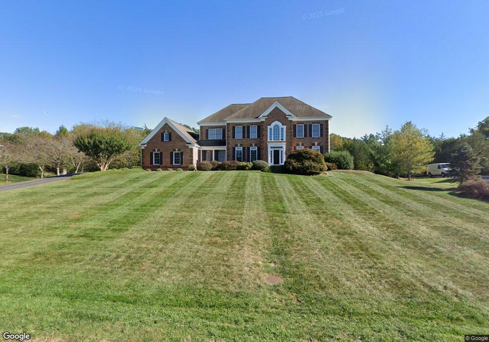 5141 Pleasant Forest Dr, Centreville, VA 20120 - photo 1