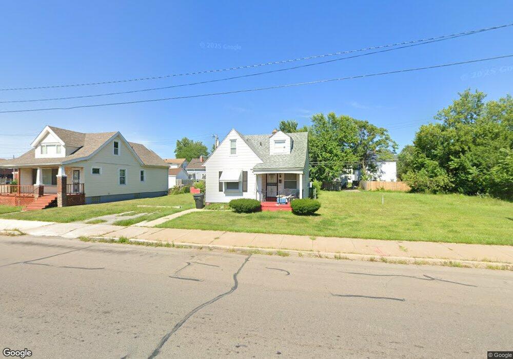 2628 Alter Rd, Detroit, MI 48215 - photo 1