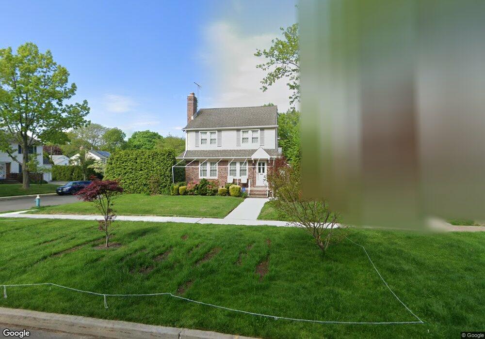 8 Jefferson St, Garden City, NY 11530 - photo 1