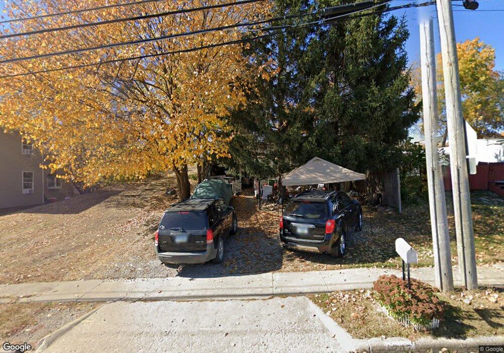 1207 1st St N, Newton, IA 50208 - photo 1