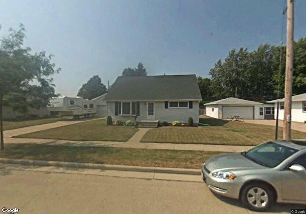 522 Michael St, Combined Locks, WI 54113 - photo 1