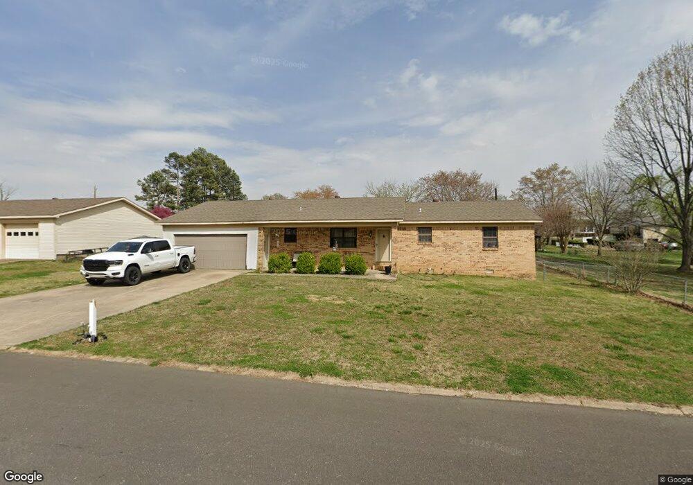 201 Tracy Ln, Paragould, AR 72450 - photo 1