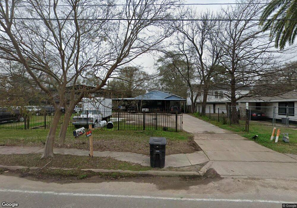 2111 E Crosstimbers St, Houston, TX 77093 - photo 1