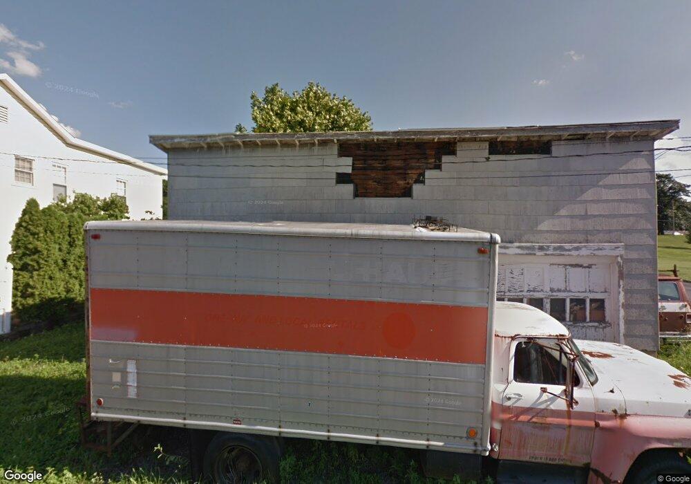 118 W Stone Aly, Alburtis, PA 18011 - photo 1