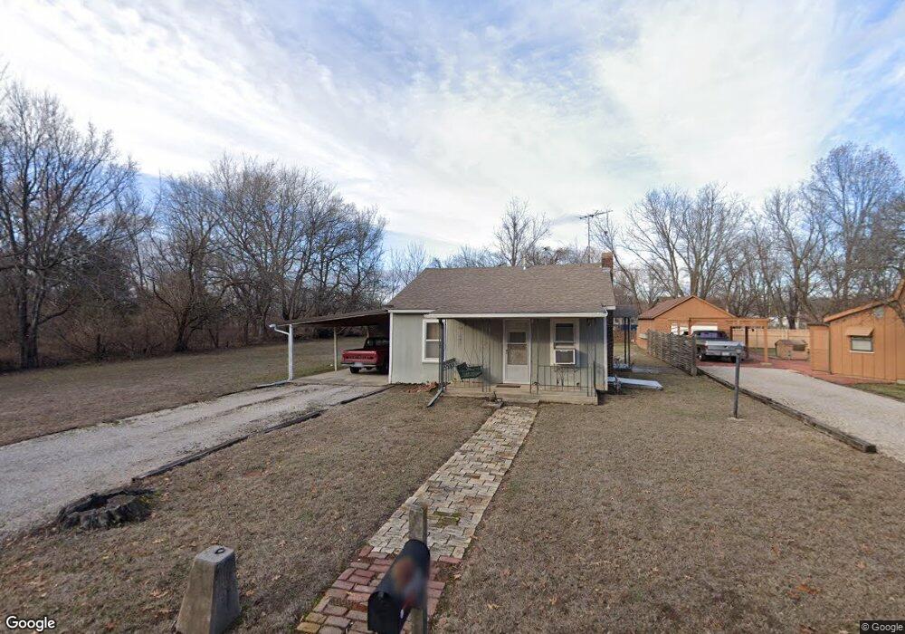 2805 Orchard Ave, Parsons, KS 67357 - photo 1