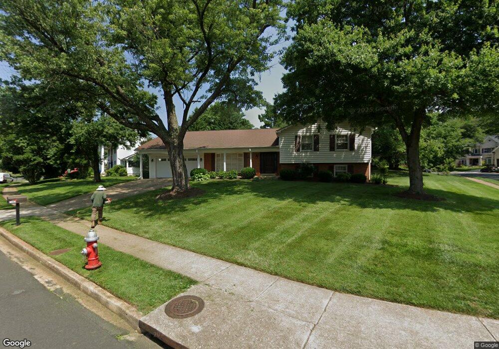 1342 Macbeth St, McLean, VA 22102 - photo 1