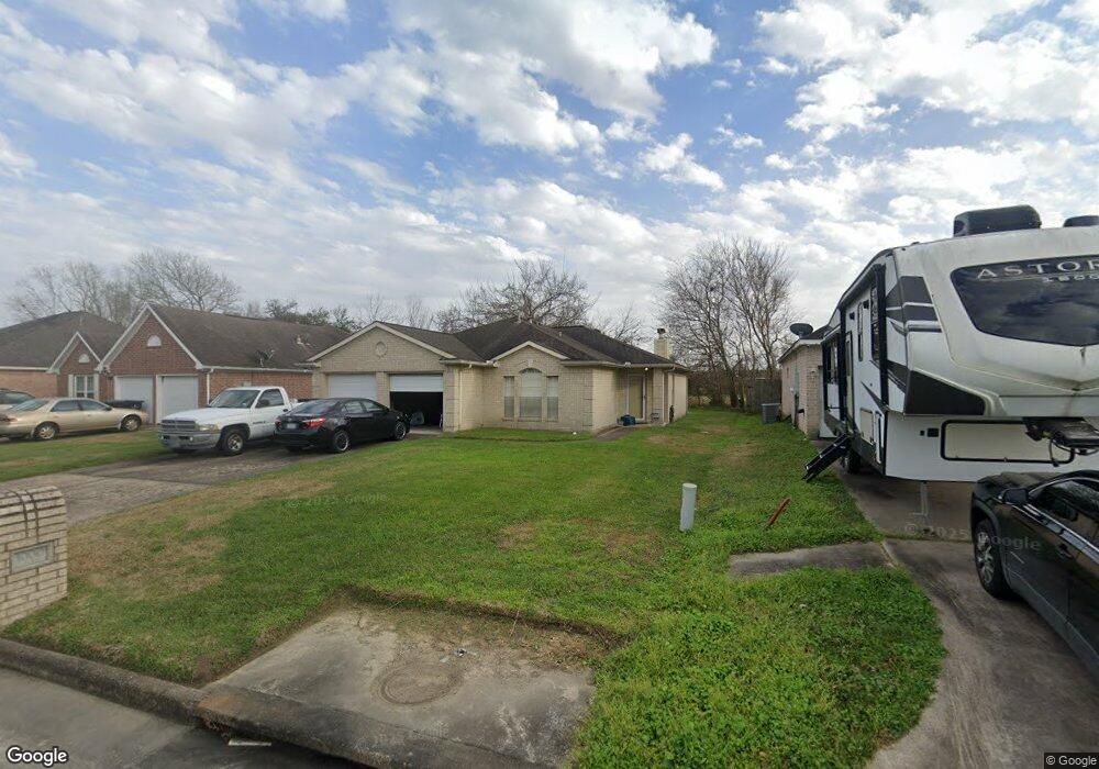 1000 Wildwinn Dr, Alvin, TX 77511 - photo 1