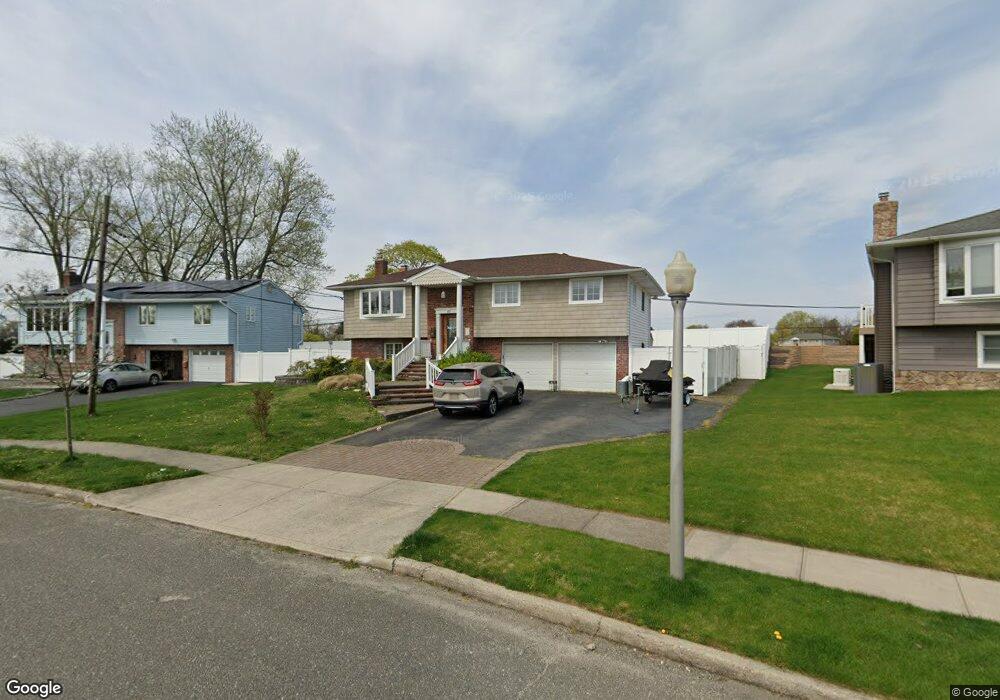 27 Heather Crescent, ComMacK, NY 11725 - photo 1