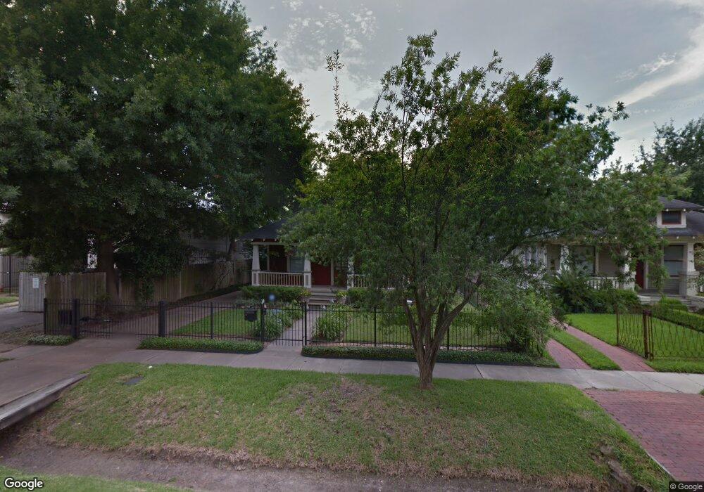 911 Arlington St, Houston, TX 77008 - photo 1