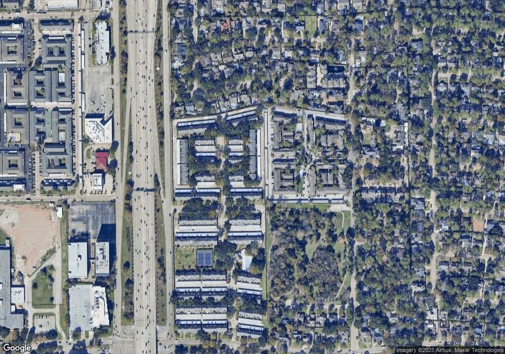 10174 Longmont Dr unit 43, Houston, TX 77042 - photo 1