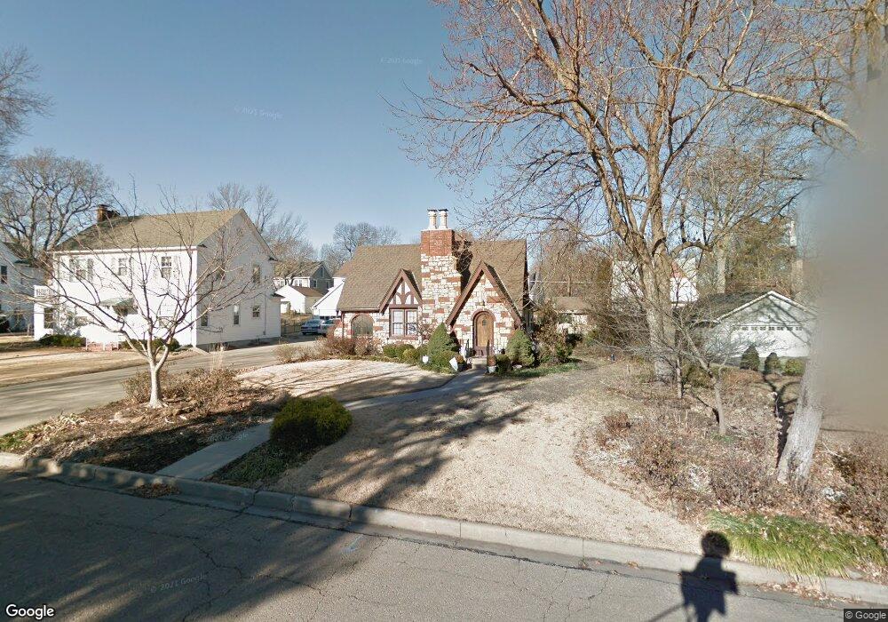 1331 SW Collins Ave, Topeka, KS 66604 - photo 1