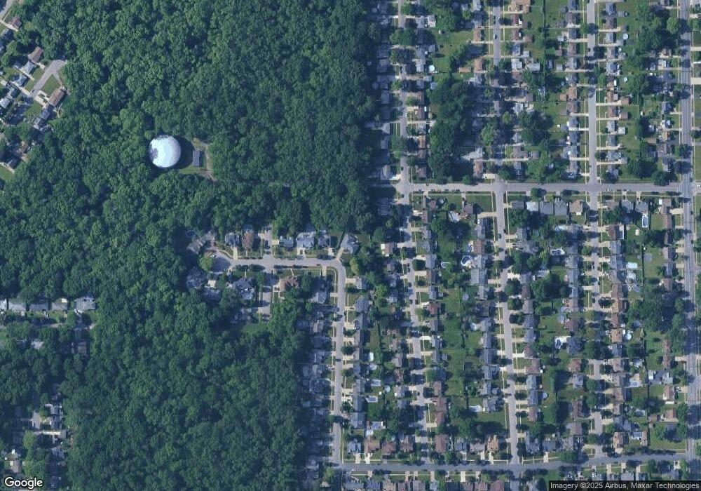 1215 Bowen Dr W, North Tonawanda, NY 14120 - photo 1