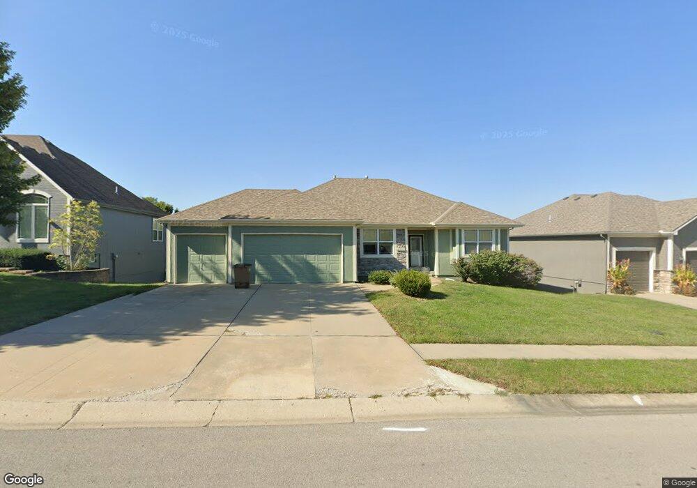 1225 Wiltshire Blvd, Raymore, MO 64083 - photo 1
